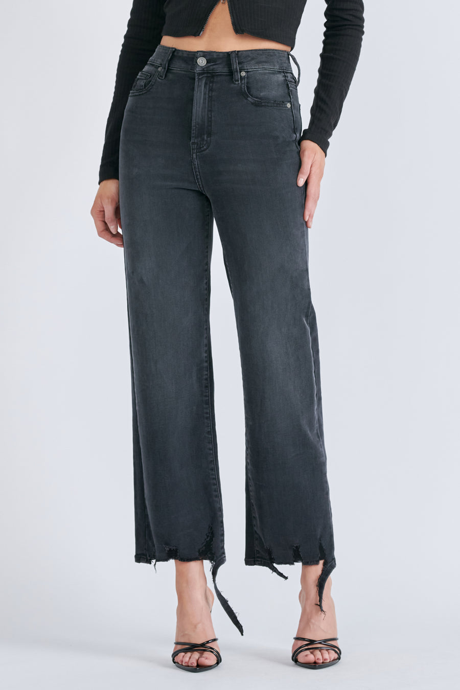 [TRACEY] BLACK GRINDED DESTROYED HEM RELAXED STRAIGHT JEAN