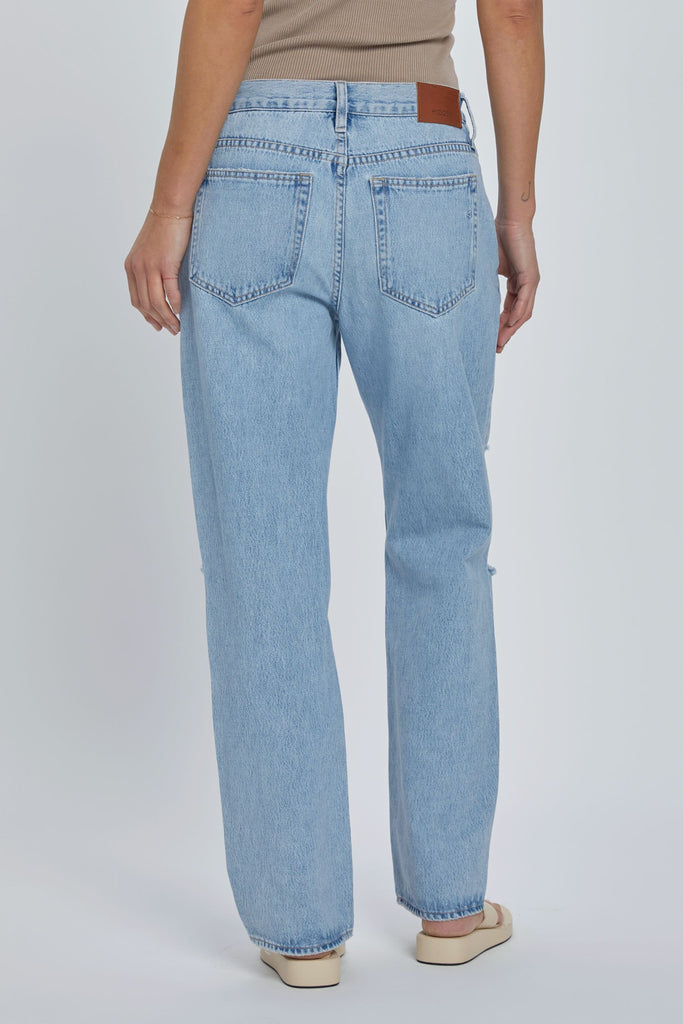 [BAILEY] LIGHT WASH CLASSIC DISTRESSED RELAXED BOYFRIEND JEANS