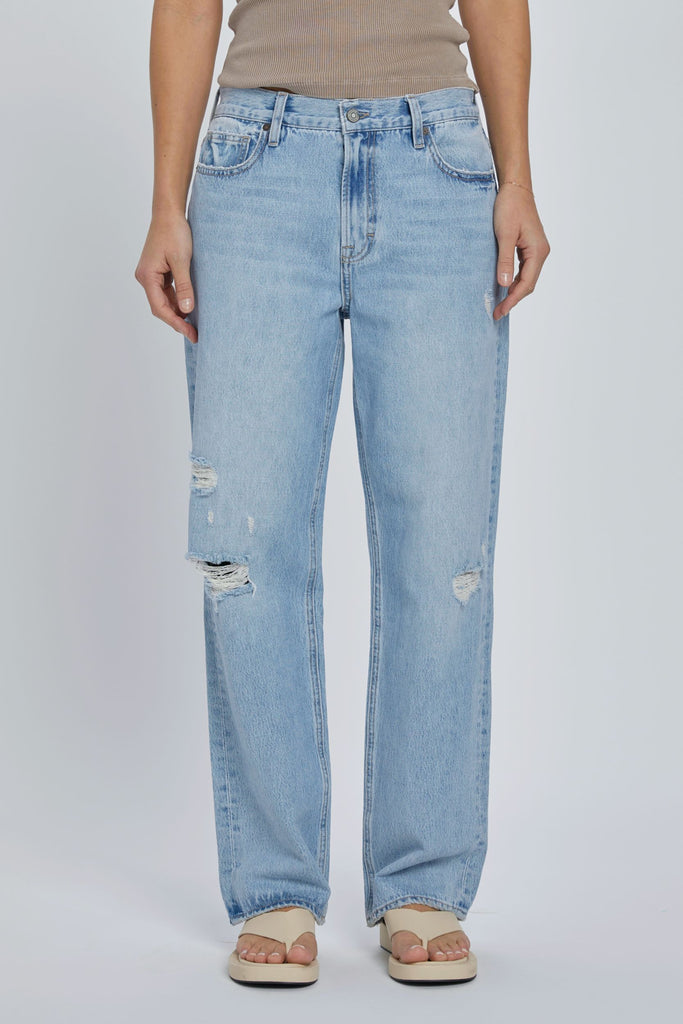 [BAILEY] LIGHT WASH CLASSIC DISTRESSED RELAXED BOYFRIEND JEANS