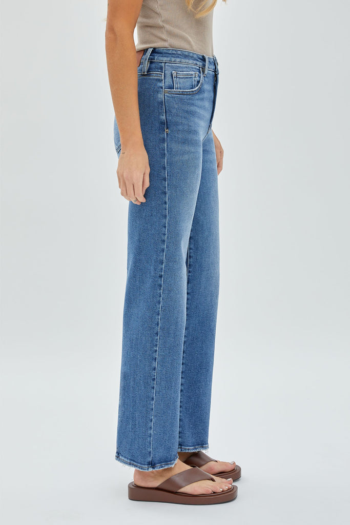 [TRACEY] Medium Wash Clean Stretch Straight