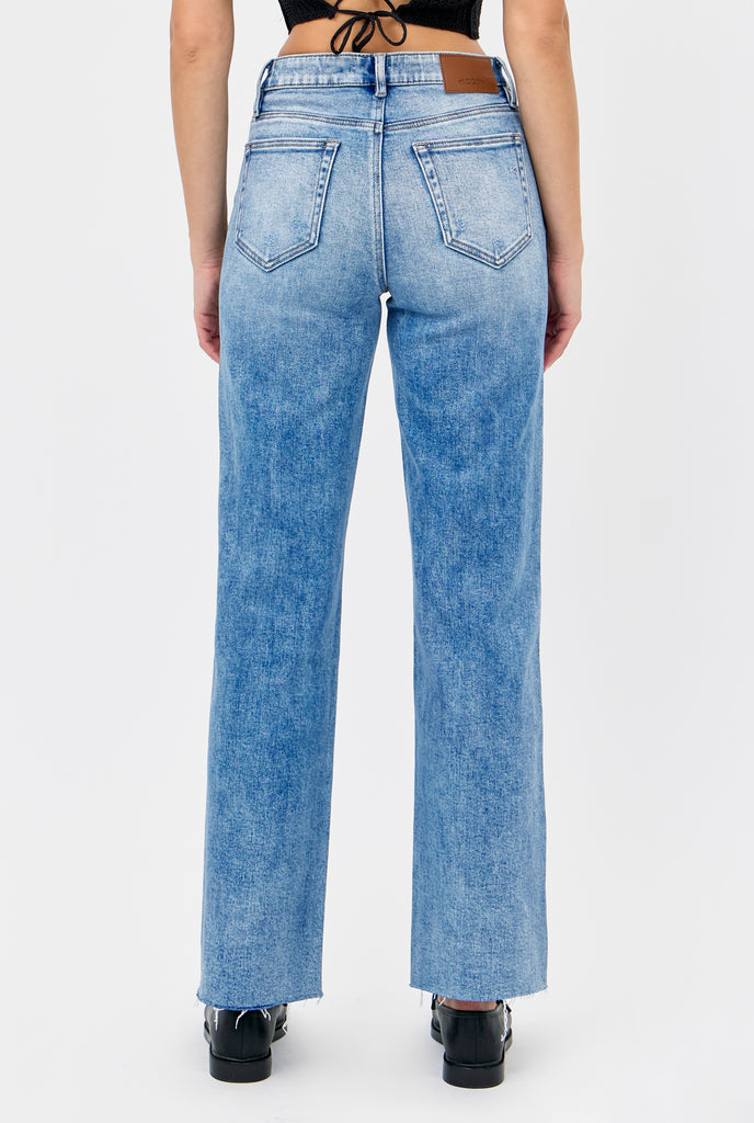 [ELLA] Medium Light Clean 32" Inseam Wide Straight