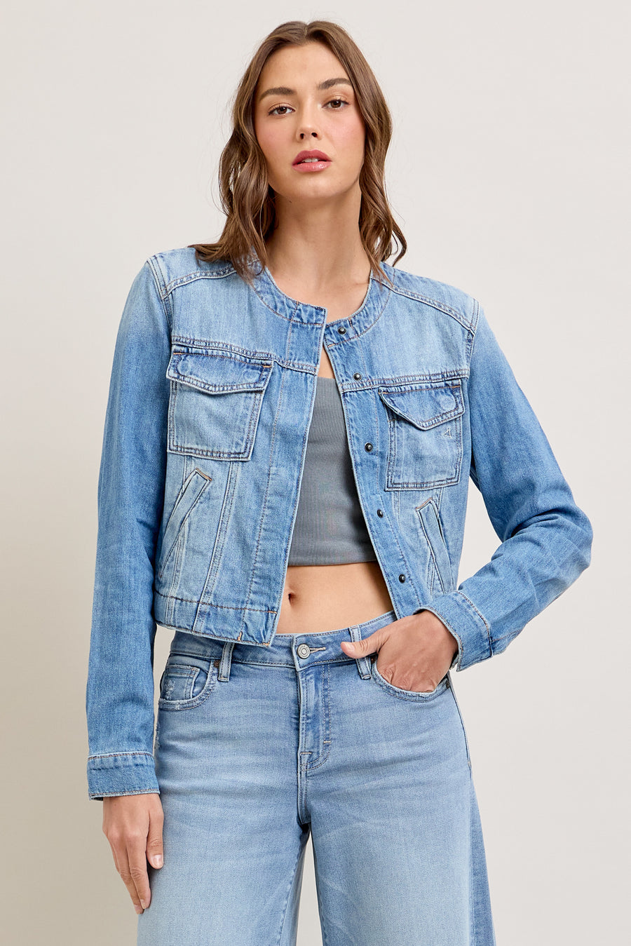 [REBEL] MEDIUM LIGHT COLLARLESS TRUCKER JACKET