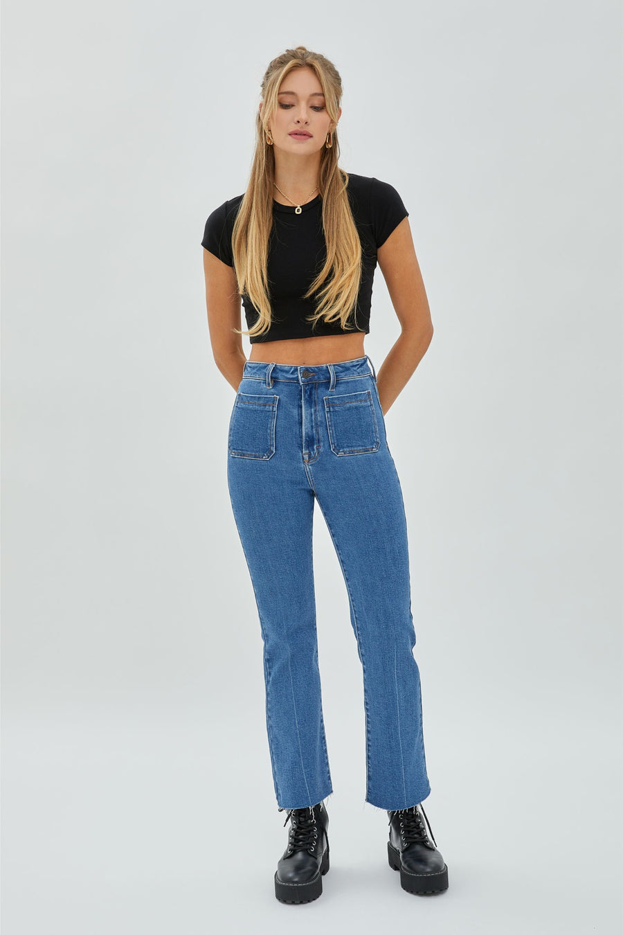 [HAPPI] MEDIUM WASH FRONT POCKET STRETCH CROP FLARE