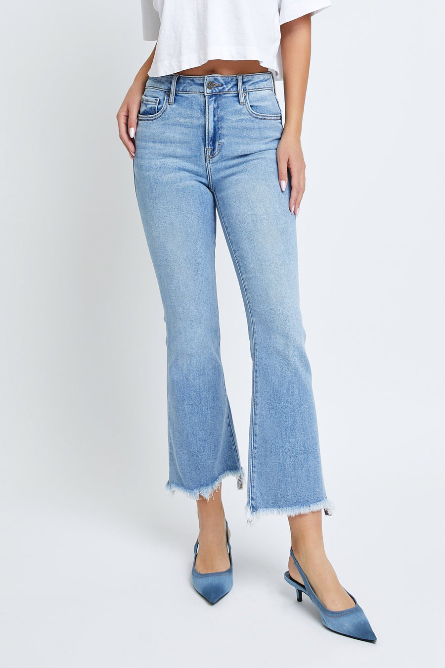 [HAPPI] MEDIUM WASH CLEAN FRAYED HEM STRETCH CROP FLARE