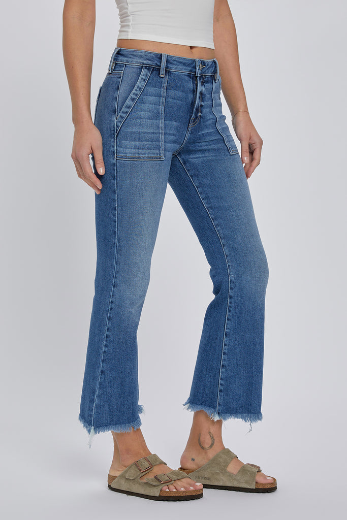 [HAPPI] MEDIUM WASH FRAYED HEM CARGO CROPPED FLARE