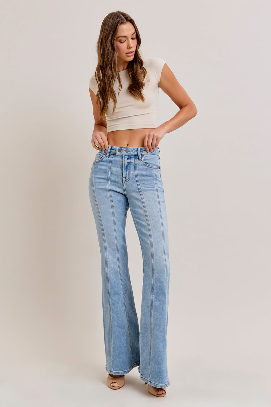 [HAPPI] LIGHT WASH MOTO SEAMED STRETCH 33" INSEAM FLARE