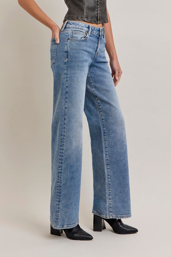 [NORI] Medium Wash Clean Mid Rise 33" Inseam Wideleg