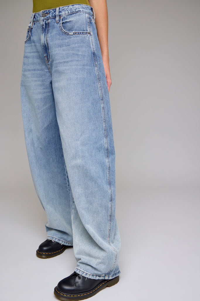 [SAMMIE] Medium Light 33" Inseam Classic Barrel Jean