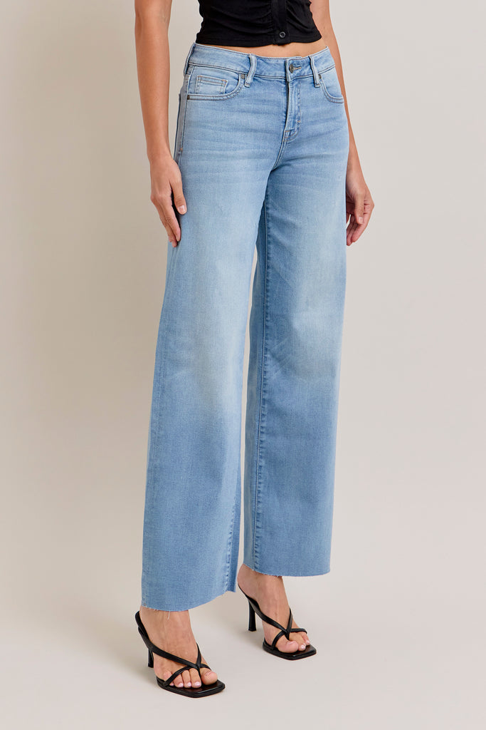 Vintage Wash Stretch Mid Rise Dad Jean